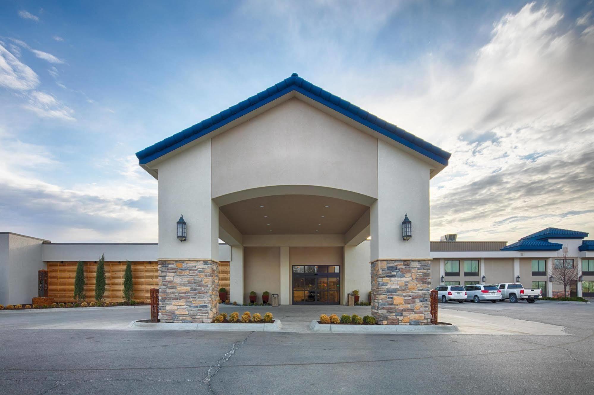 Ramada Plaza By Wyndham Hotel
