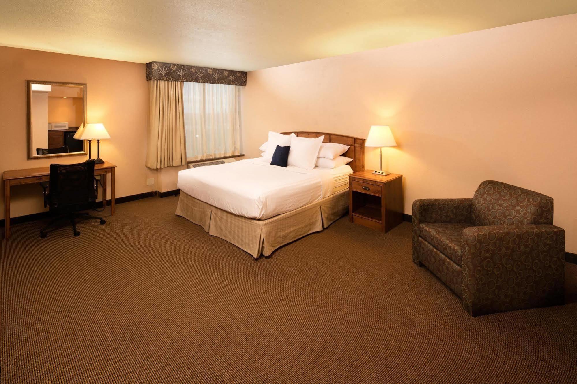 Hotel Ramada Plaza By Wyndham 3*